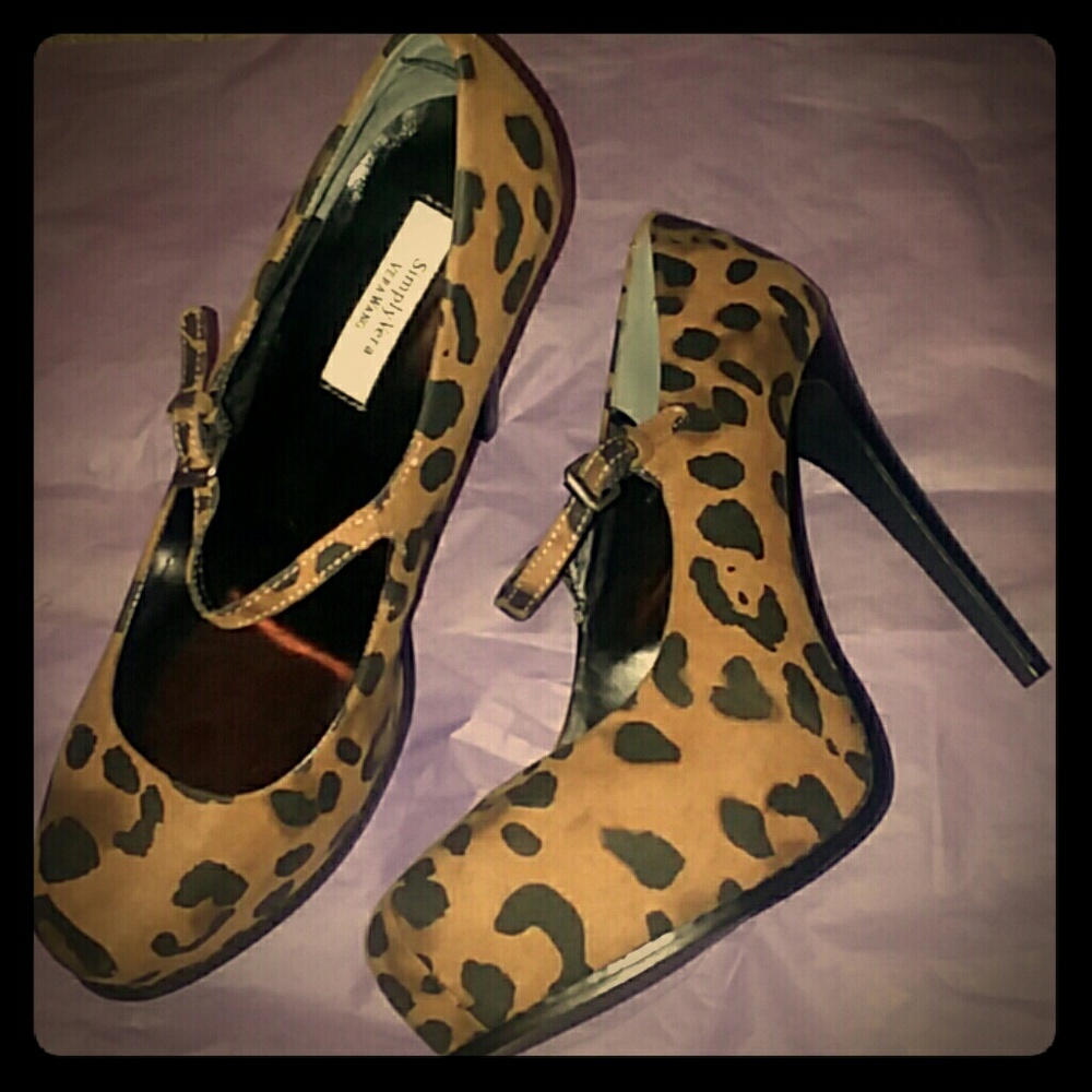 Simply Vera Vera Wang -- Animal Print Stilleto Heels